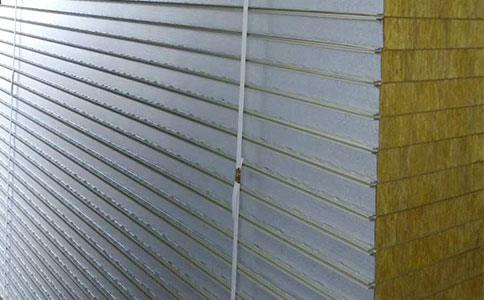 在選材和工藝方面巖棉夾芯板有哪些特點？